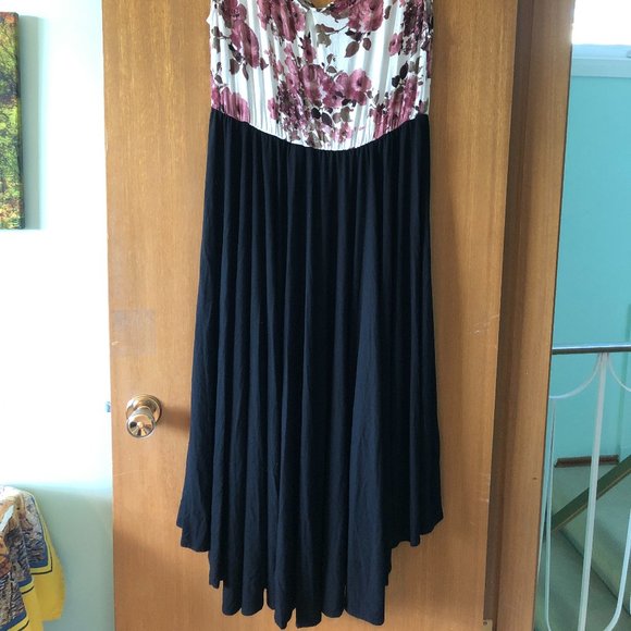 Gus Sloan Black and Floral Dress - Picture 3 of 3